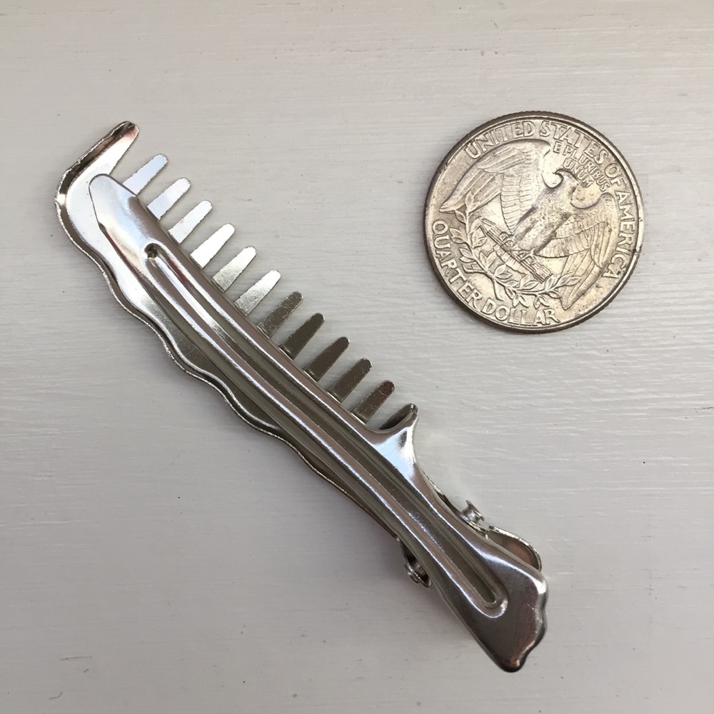 ⚜️[𝟯/$𝟭𝟴]⚜️Comb Silver Simple Hair Clip NEW - Picture 6 of 10